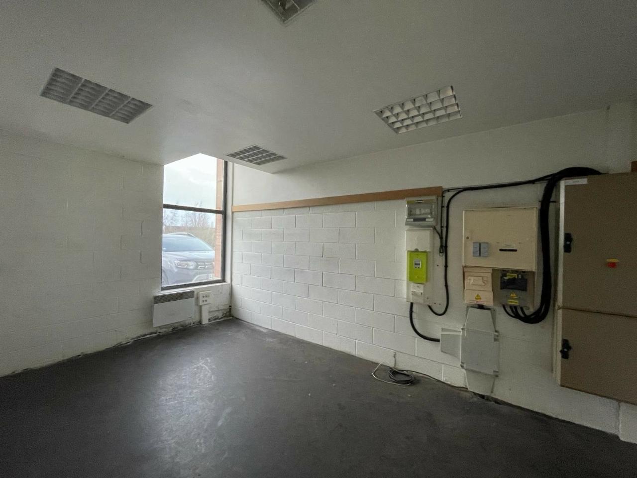 Local d'activité Roost-Warendin 841m² Location local d'activité Roost-Warendin Nord OLACT2420363 8